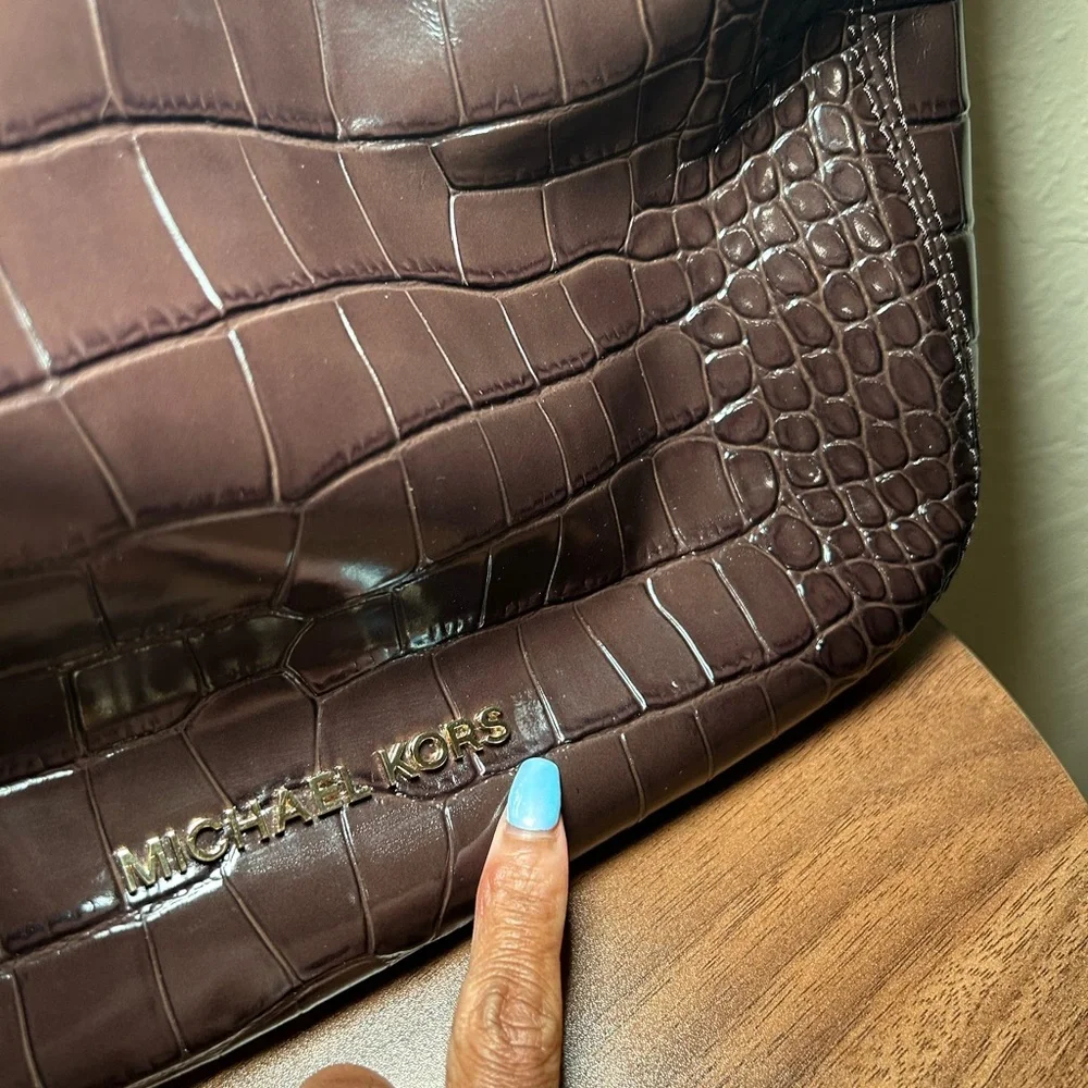 Michael Kors Brown Lillie Large Crocodile Embossed
Leather Shoulder Bag - Picture 2 of 10